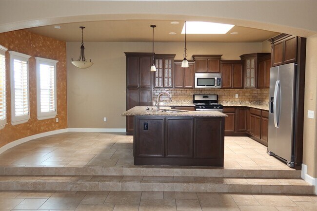 Building Photo - 14029 Rainbow Point Dr
