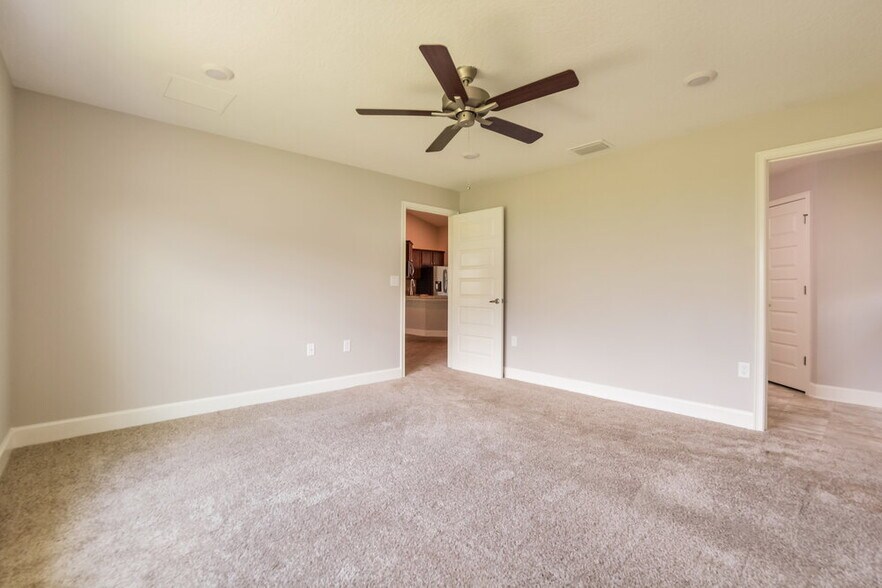 Building Photo - 806 Edith Dr