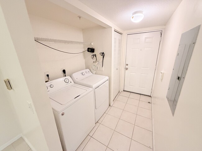 Building Photo - 4211 San Marino Blvd