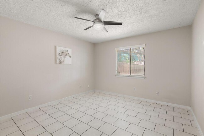 Building Photo - 2311 Burleson Rd