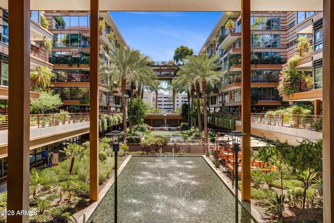 Building Photo - 7121 E Rancho Vista Dr