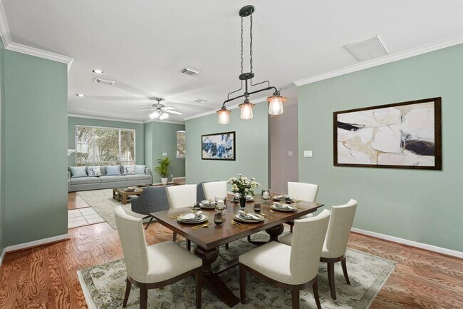 Building Photo - 2124 Gillette St