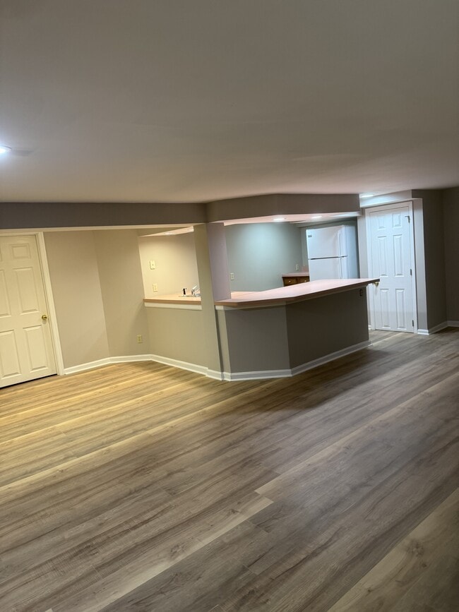 Building Photo - 9515 Railroad Ave