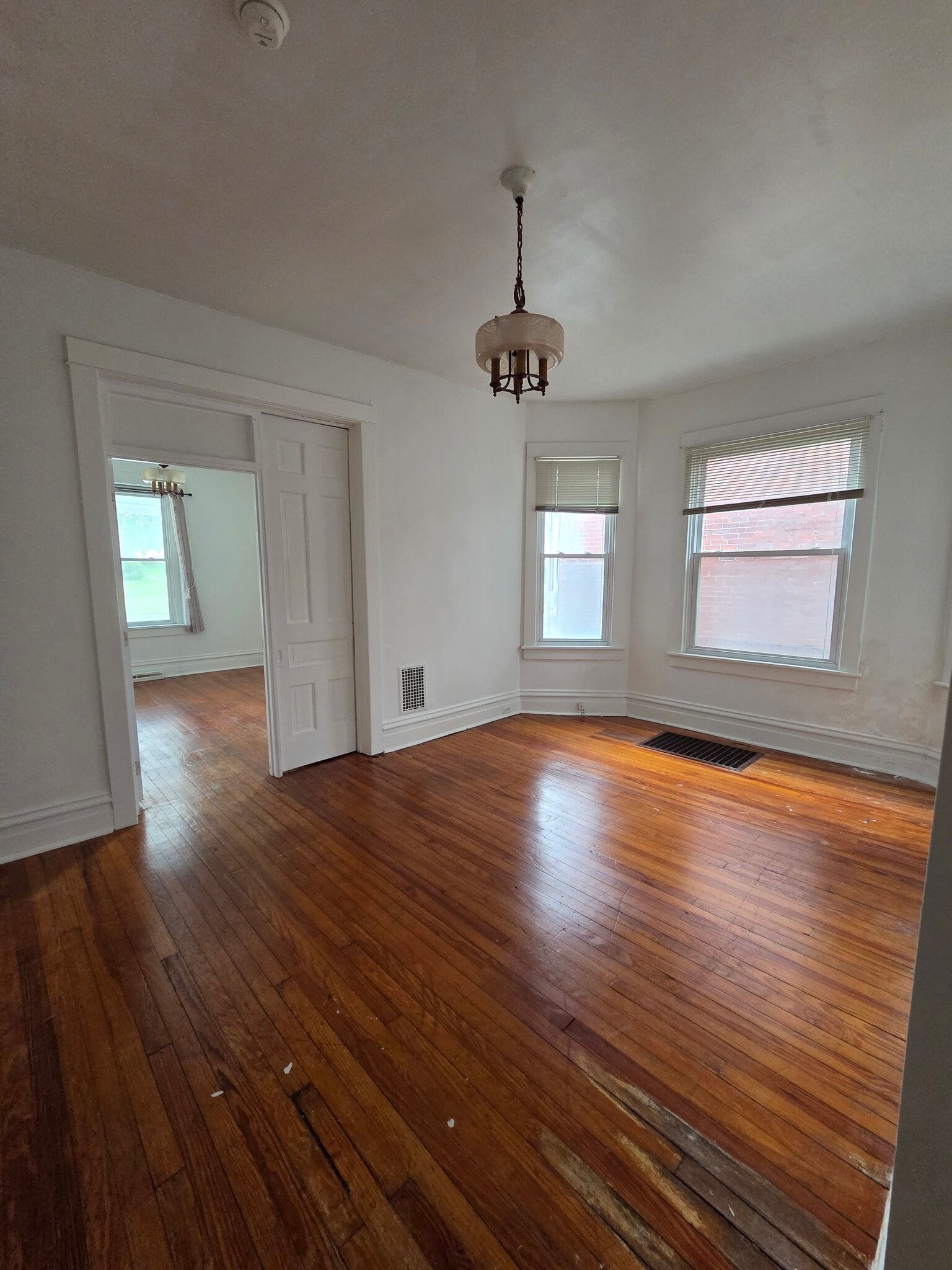 Building Photo - 660 Oak Hill Ave