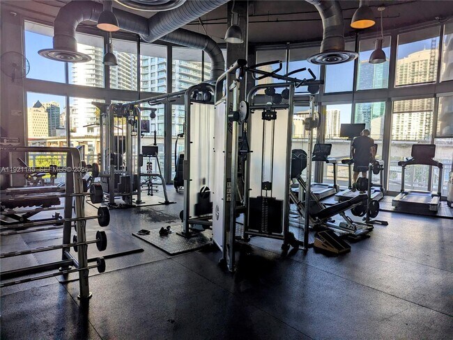 Building Photo - 690 SW 1st Ct