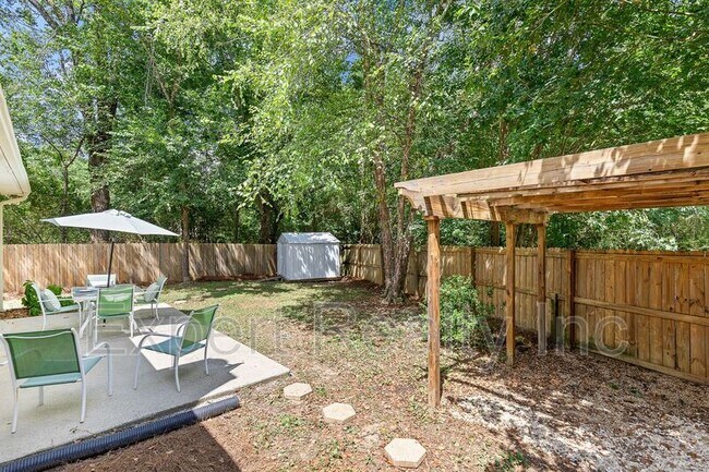 Building Photo - 9305 Brook Forest Cir