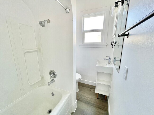Building Photo - Beautiful Remodeled Studio on South Hill! ...