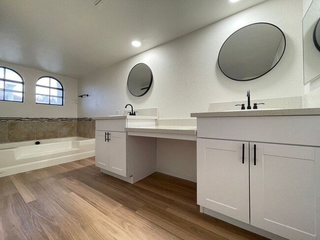 Building Photo - SPANISH VILLAS