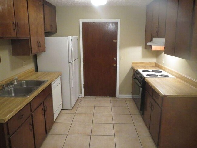 Building Photo - 2932 Greenon Ln