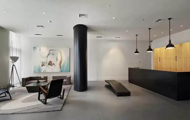 Building Photo - 540 W 28th St