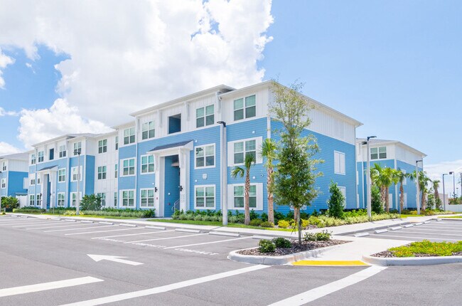 Building Photo - Seminole Square