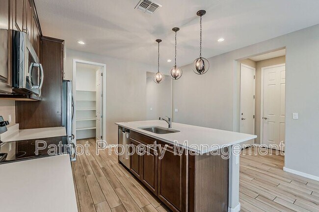 Building Photo - 25930 N Langley Dr