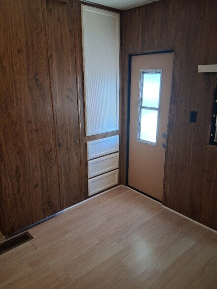 Building Photo - 275 N Saguaro Dr