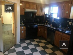 Building Photo - 6 bedroom in Allston MA 02134