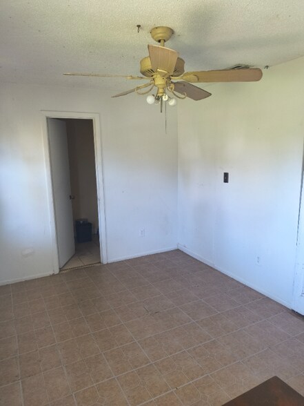 Building Photo - 255 Gardenia Rd