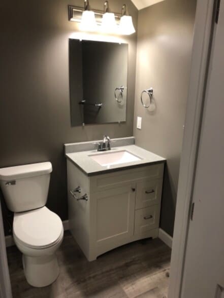 Building Photo - 628 Davis St