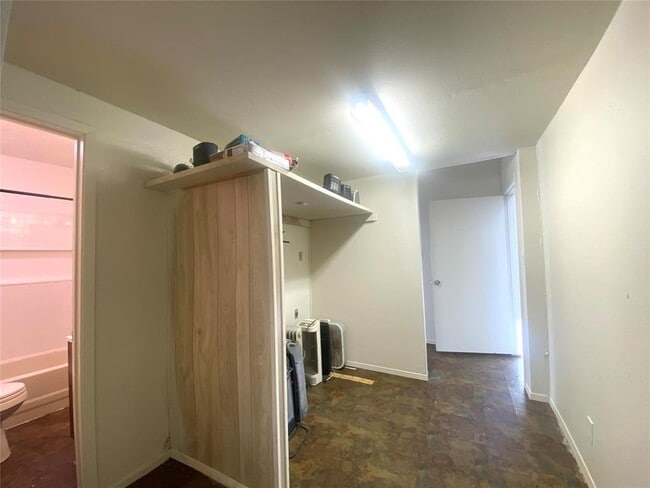 Building Photo - 4910 Avenue H