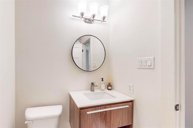 Building Photo - 9964 Madrone Dr