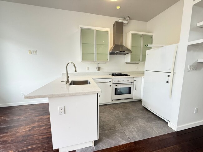 Building Photo - The contemporary residential unit townhouse
