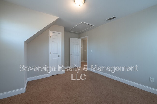 Building Photo - 323 Englewood Ave SE