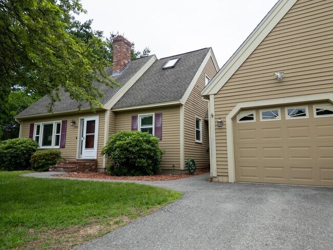 Building Photo - 246 Winding Pond Rd