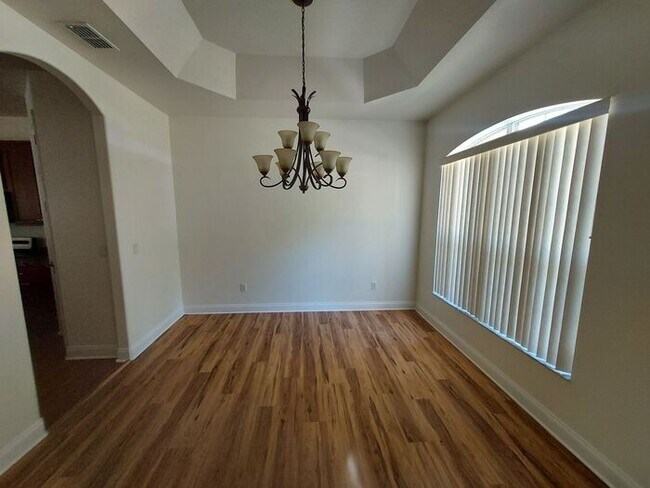 Building Photo - Beautiful 3/2/2 on 1/3 of an acre