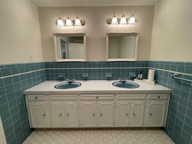 Building Photo - 1527 Alpine Dr