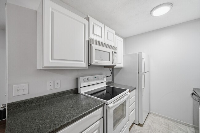 Building Photo - 5509 S 31st St