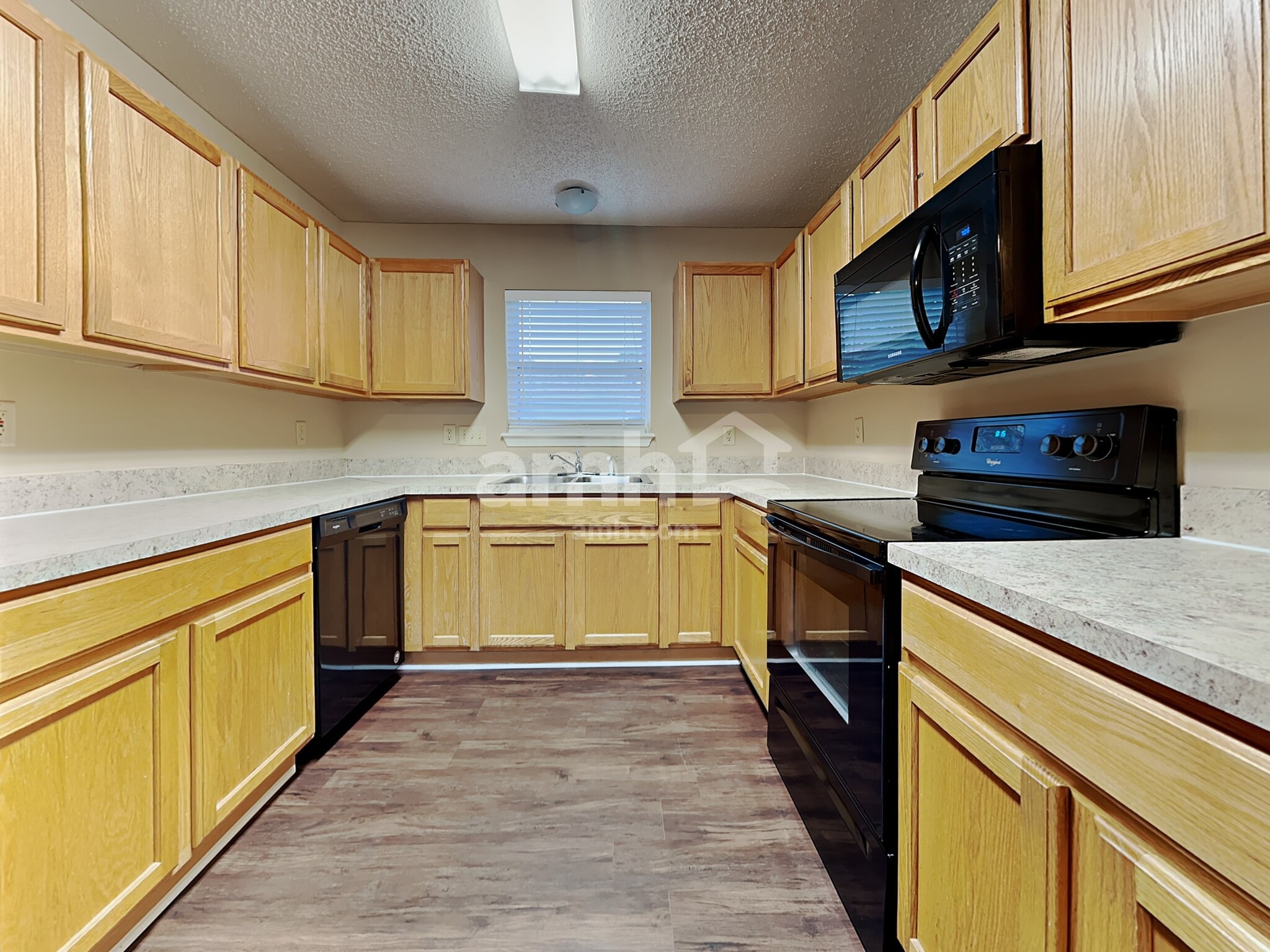 Building Photo - 1852 Willesdon Dr E