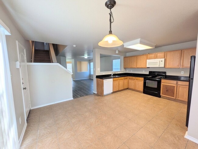 Building Photo - Very Nice 4 Bedroom Home In Convenient Northwest Location!