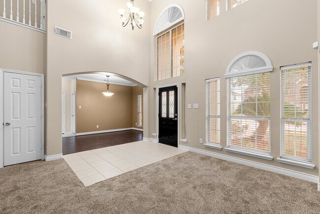 Building Photo - 15718 Stroudwater Ln