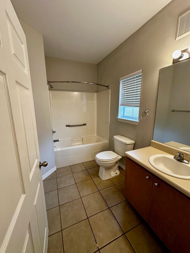 Building Photo - 2154 Whispering Pines Blvd