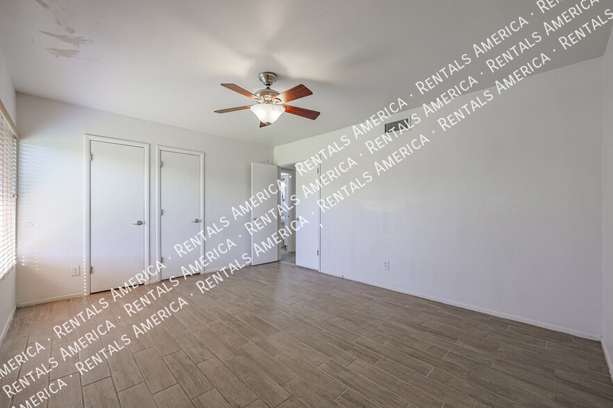 Building Photo - 913 W Jerome Cir