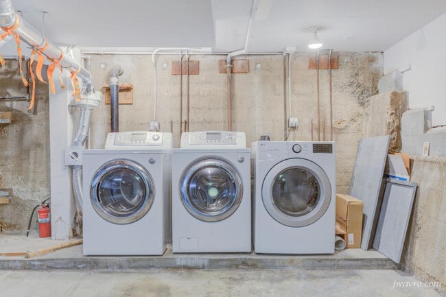 Building Photo - 465 35th Ave