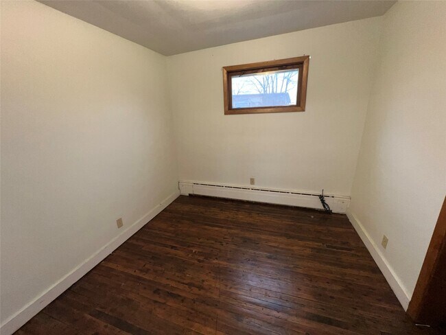 Building Photo - 4 Erie St