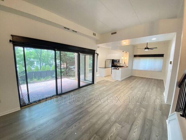 Building Photo - 124 Roberts Ln