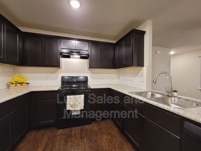 Building Photo - 8808 SW 45th St
