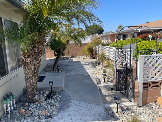 Building Photo - 919 La Fiesta Ct