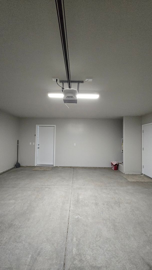 Building Photo - 1837 Walnut Dr