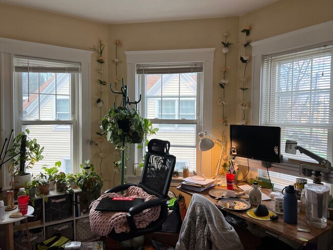 Building Photo - 332 Beacon St