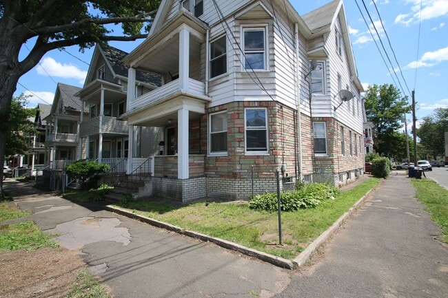 Building Photo - No DEPOSIT! Beautiful 2 bedroom