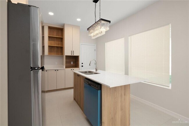 Building Photo - 4305 Heron Ave