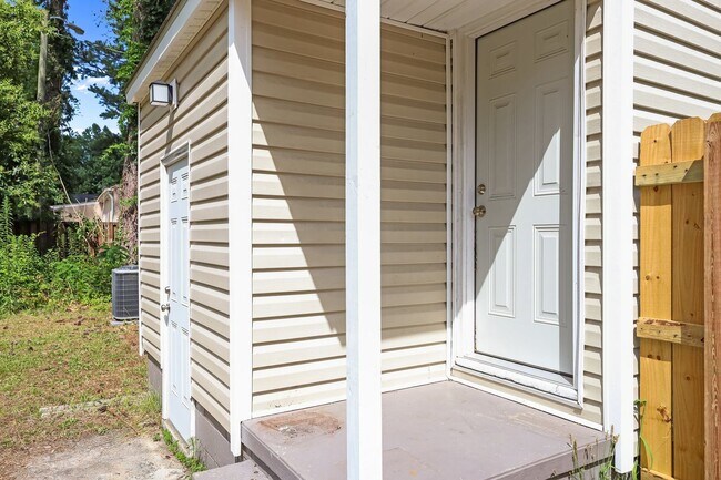 Building Photo - 103 Robin Rd