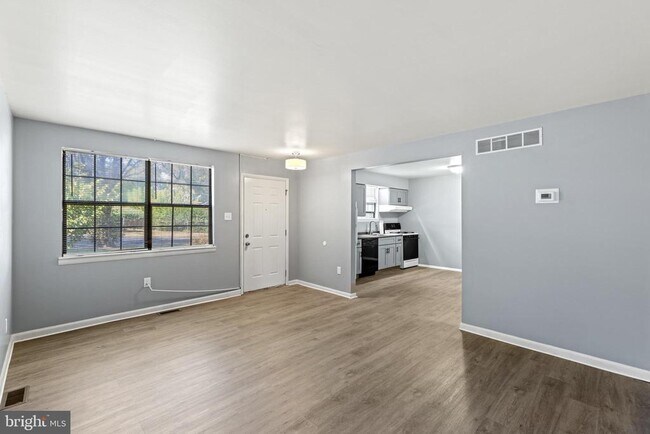 Building Photo - 348 Woodlawn Terrace