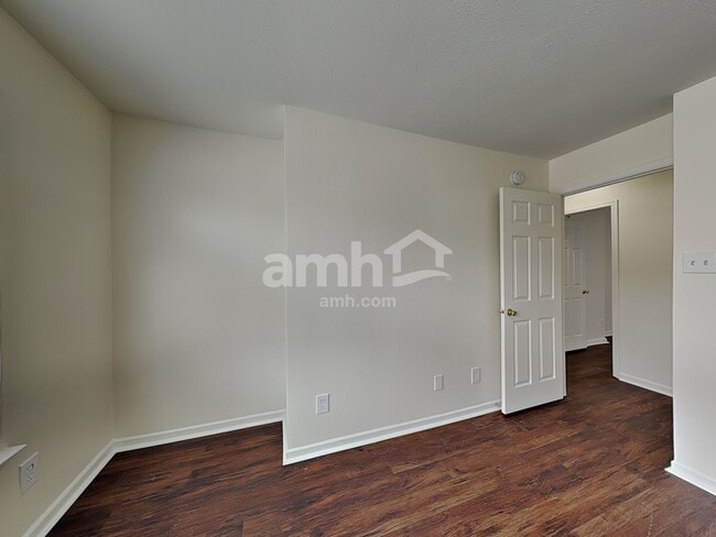 Building Photo - 5624 Grassy Bank Dr