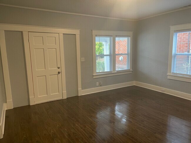 Building Photo - 1805 Heiman St