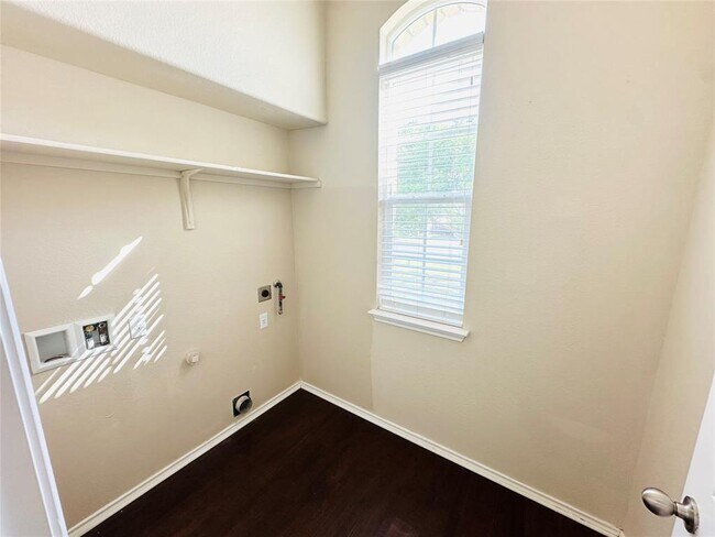 Building Photo - 245 Verano Dr