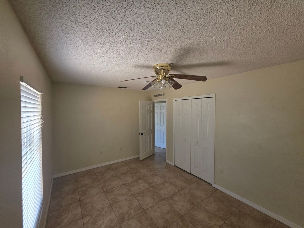 Building Photo - 15 Catalina Ct