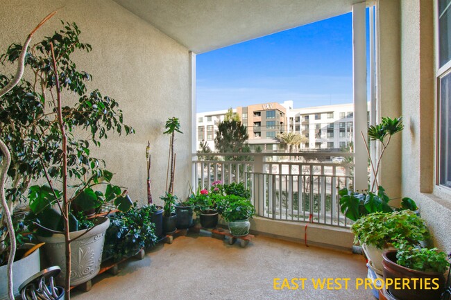 Building Photo - 140 Lantana Dr