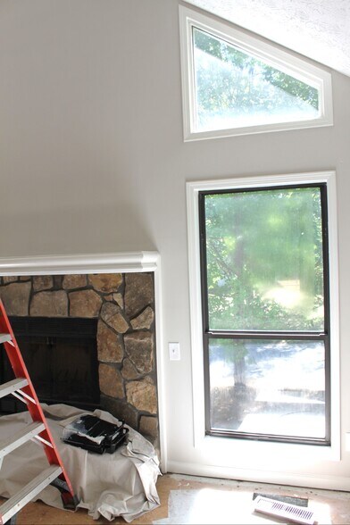 Wood Burning Fireplace and Lots of Natural Sunlight. - 1095 Mountain Springs Dr NW